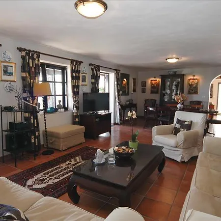 Sleeps 8 With Pool And Wifi *