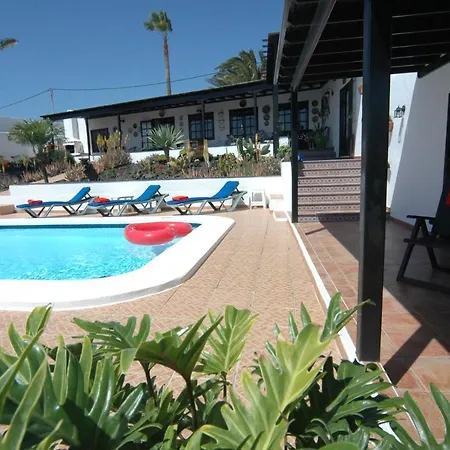 Sleeps 8 With Pool And Wifi Villa *
