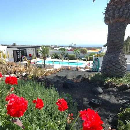 Sleeps 8 With Pool And Wifi * Mácher