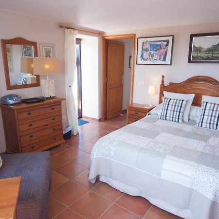 Sleeps 8 With Pool And Wifi Villa Mácher