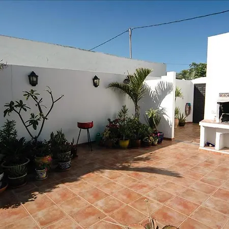 Sleeps 8 With Pool And Wifi * Mácher
